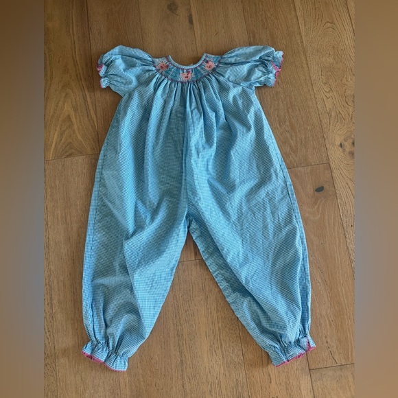Southern Sunshine Kids Smocked 3 little pigs one piece blue gingham size 4T - Picture 1 of 4